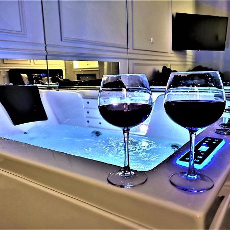 Luxury Jacuzzi Apartment Krakow Dış mekan fotoğraf