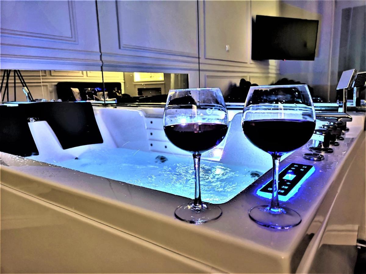 Luxury Jacuzzi Apartment Krakow Dış mekan fotoğraf